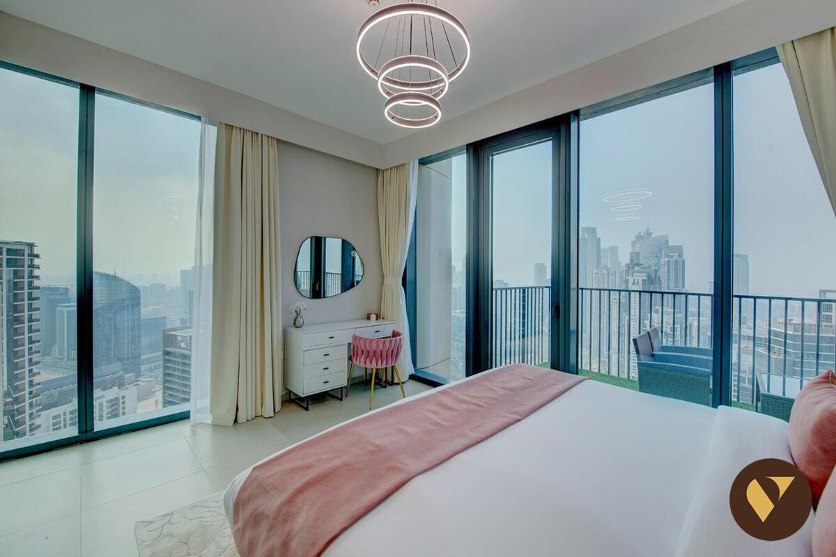 Vogue 43rd Floor Boulevard Heights Downtown Dubai, Panoramic Skyline Views And Balconies Apartment *